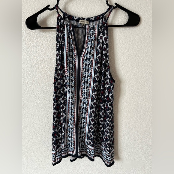 Floral Sleeveless Flowy Summer Top - Black and White - Picture 1 of 3